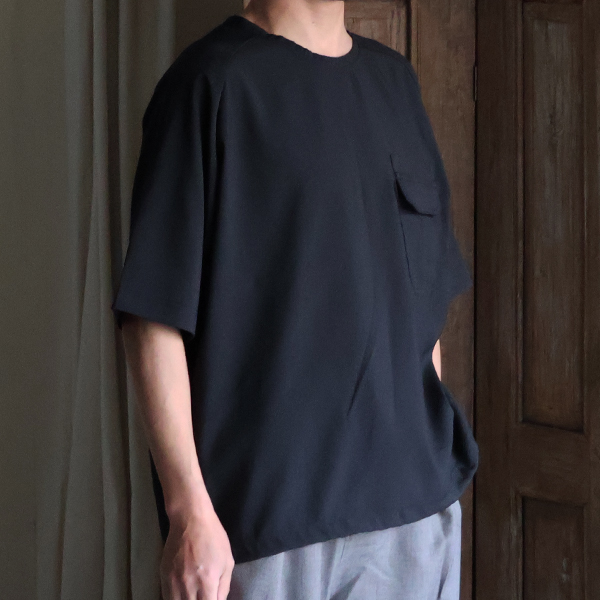 画像2: TECH サッカー ストライプ   コマンドセーターライクポケット バルーン 布帛Tシャツ【MADE IN JAPAN】『日本製』/ Upscape Audience (2)