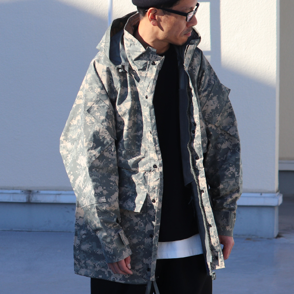 DEAD STOCK / US ARMY ECWCS GORE TEX PARKA GEN2 ACUUCP米軍 エク